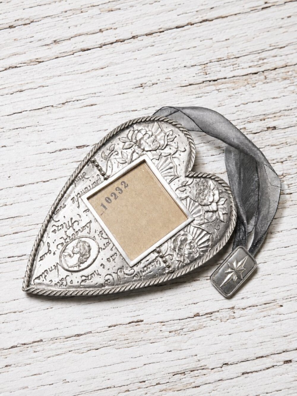 Vintage 1999 Seagull Pewter Heart Hanging Photo Frame Rose Cameo Ribbon 5.25"
